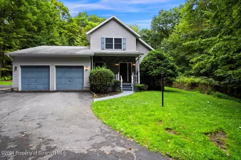 925 Apple Tree Rd, Harding, PA 18643