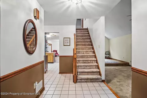 Entry Way - 925 Apple Tree Rd, Harding, PA 18643 photo 2 of 5