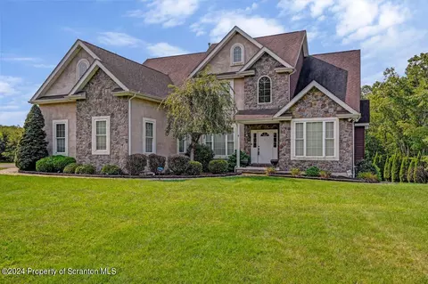 1 Windy Dr, Shavertown, PA 18708