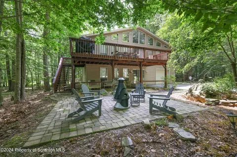 30 Waterfront Way, Clifton Twp, PA 18424