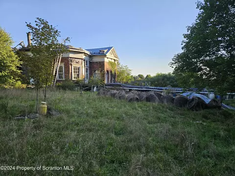 260 Colvin Rd, Dalton, PA 18414