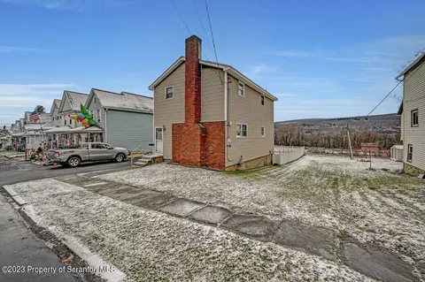 337 N Everett Ave, Scranton, PA 18504 photo 3