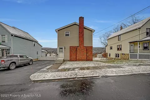 337 N Everett Ave, Scranton, PA 18504 photo 2