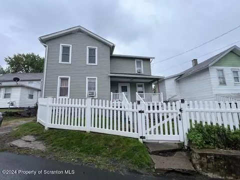 8 Mill Hill St, Pittston, PA 18640