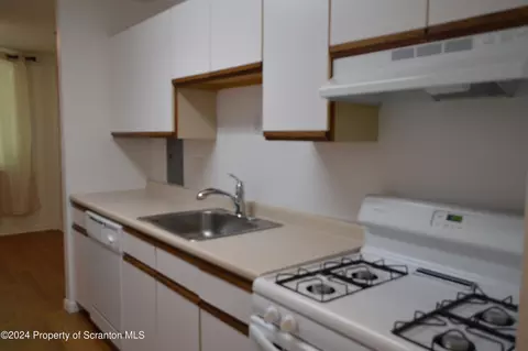 Kitchen - 1708 Summit Pointe, Scranton, PA 18508 photo 1 of 2