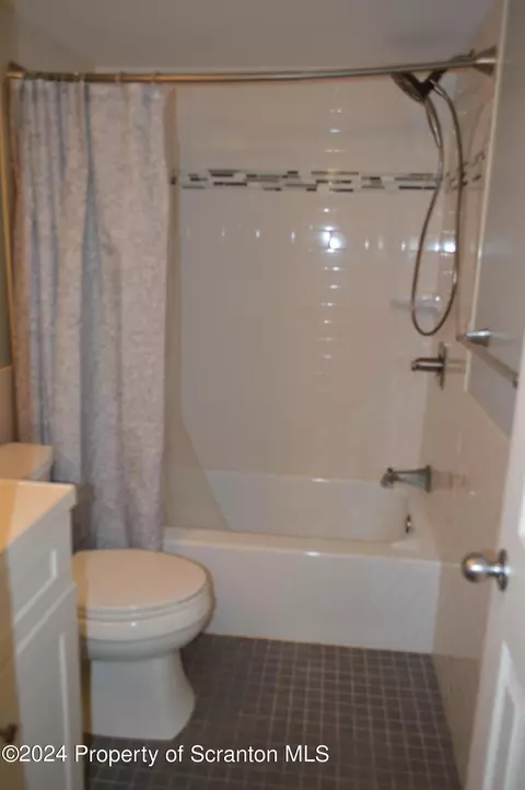 Bath - 1708 Summit Pointe, Scranton, PA 18508 photo 2 of 2
