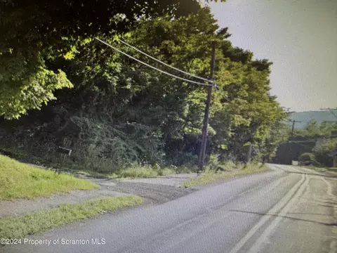 82 Pike St, Carbondale, PA 18407