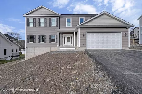 125 Morris Ave, South Abington, PA 18411
