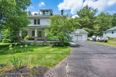 669 Main St, Gouldsboro, PA 18424