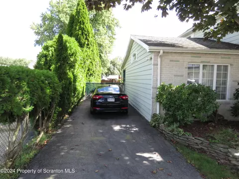 509 Maple St, Old Forge, PA 18518 photo 41