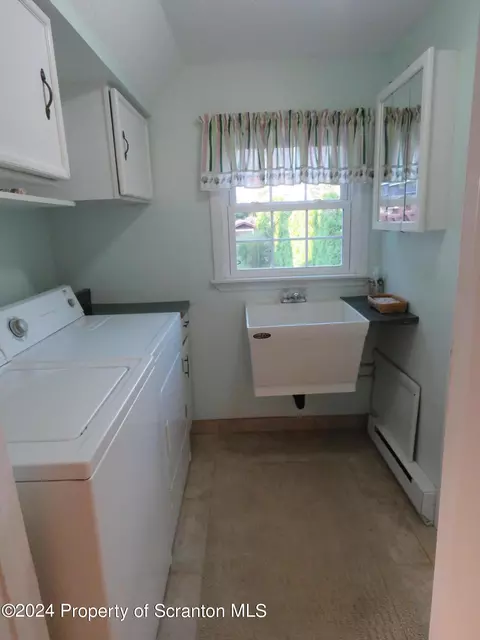 509 Maple St, Old Forge, PA 18518 photo 12
