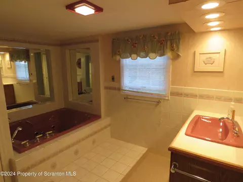 509 Maple St, Old Forge, PA 18518 photo 25