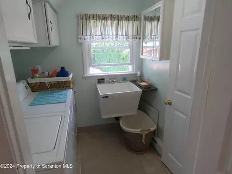 509 Maple St, Old Forge, PA 18518 photo 11