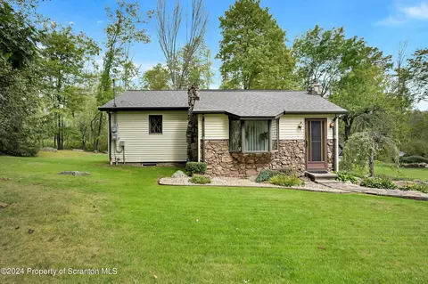 11 Benjamin Rd, Jefferson Twp, PA 18436