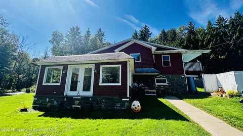 45 Old Baker Rd, Carbondale, PA 18407