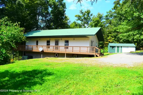 7678 State Route 3023, Montrose, PA 18801
