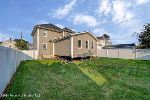 645 E Pine St, Olyphant, PA 18447 photo 35