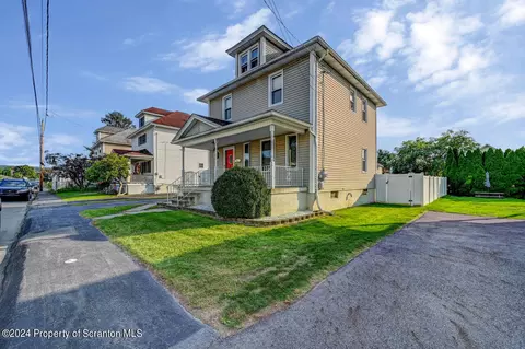 645 E Pine St, Olyphant, PA 18447 photo 3
