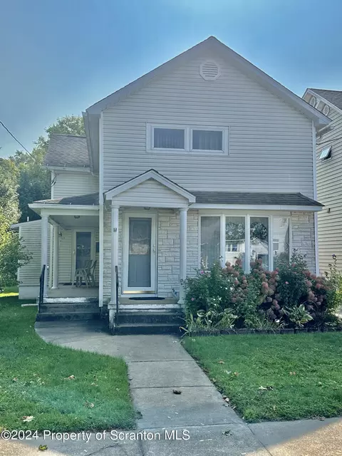 526 Jefferson Ave, Jermyn, PA 18433