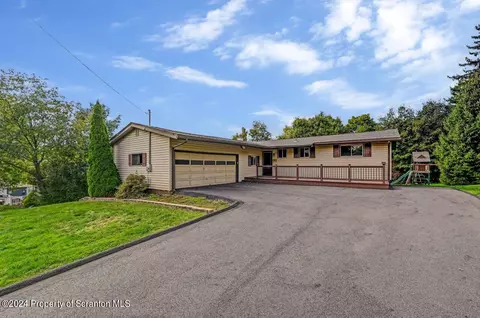 104 Hemlock Dr, Clarks Summit, PA 18411
