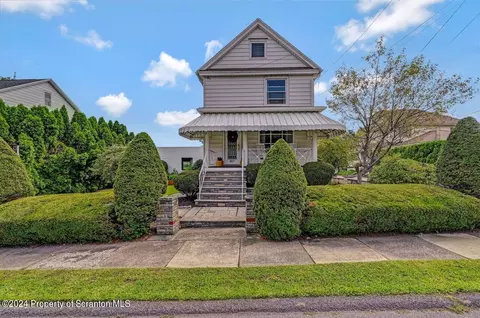 907 Blakely St, Jessup, PA 18434