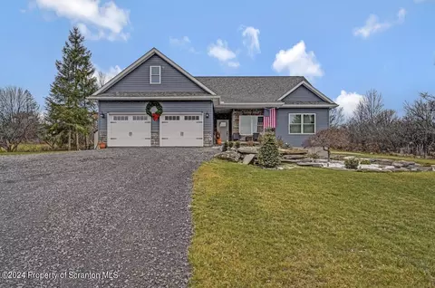 72 Joleona Dr, Scott Twp, PA 18411