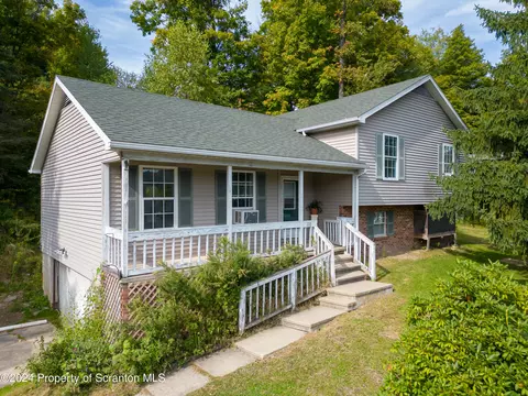 110 Fern Way, South Abington, PA 18411