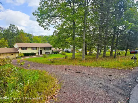 3821 Bear Creek Blvd, Bear Creek, PA 18702
