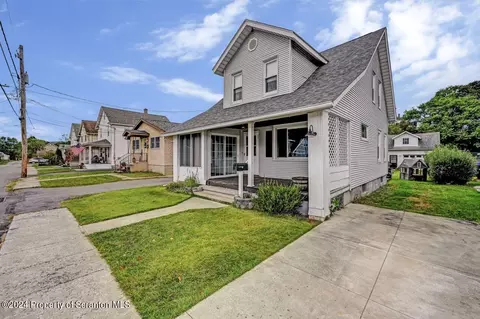 516 Short Ave, Peckville, PA 18452