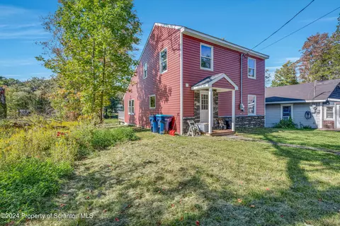 11 Cottage Rd, Jefferson Twp, PA 18436