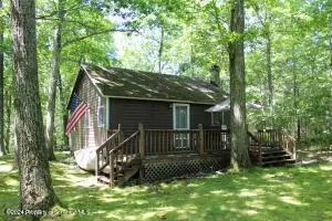 116 Pecks Pond Rd, Dingmans Ferry, PA 18328
