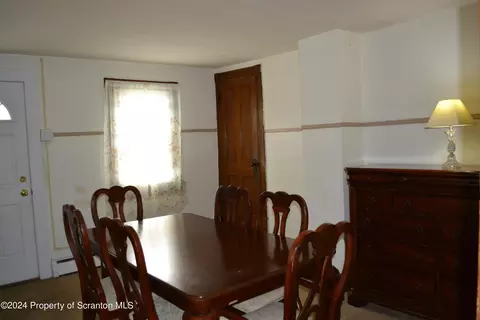 939 E Drinker St, Dunmore, PA 18512 photo 3