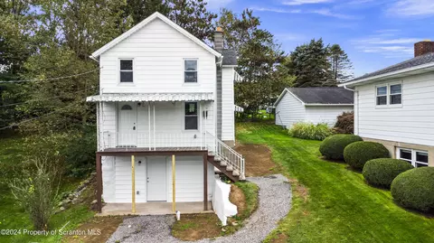 710 Hill St, Mayfield, PA 18433