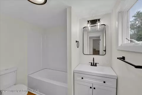 Bath - 927 Acker Ave, Scranton, PA 18504 photo 1 of 1