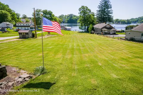 108 Frear Ln, Factoryville, PA 18419