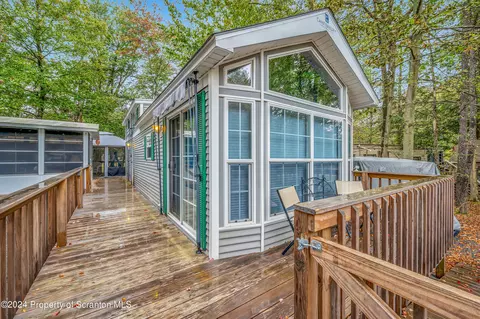 349 Wolf Run, Covington Twp, PA 18424