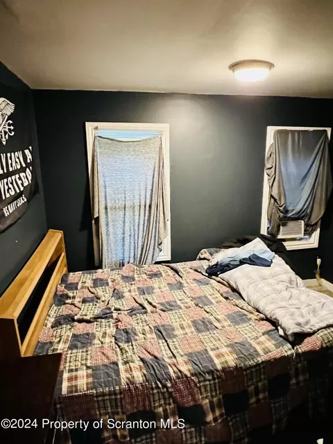 Bedroom - 810 Eynon St, Scranton, PA 18504 photo 4 of 4