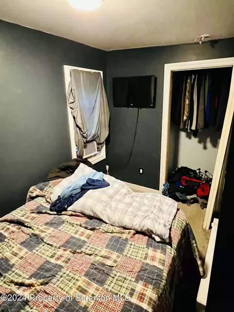 Bedroom - 810 Eynon St, Scranton, PA 18504 photo 3 of 4