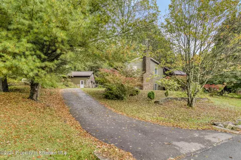 26 Old Gravity Rd, Carbondale, PA 18407