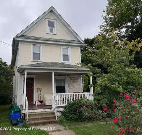 136 First St, Blakely, PA 18447