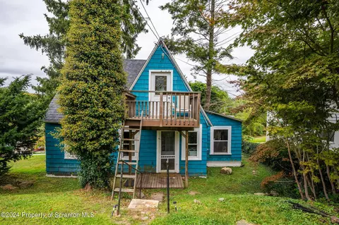 110 Evergreen Ln, Factoryville, PA 18419