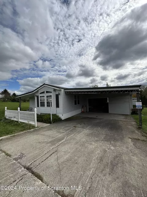 1068 Rosengrant Rd, Lake Ariel, PA 18436