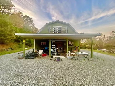 432 Railroad Ave, Hallstead, PA 18822