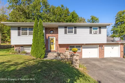 414 Adams Pl, Clarks Summit, PA 18411