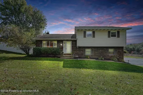 1261 Country Club Rd, Clarks Summit, PA 18411