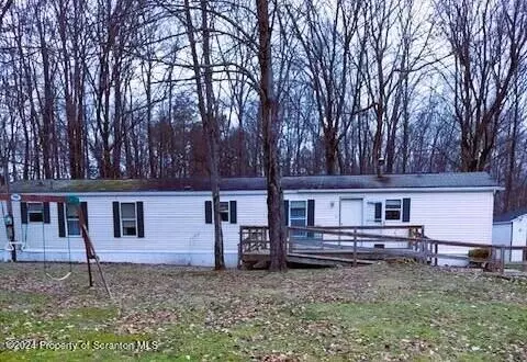 137 Oriole Ln, Lake Ariel, PA 18436
