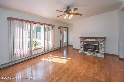 403 Main St, Moosic, PA 18507 photo 21
