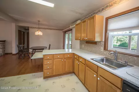 403 Main St, Moosic, PA 18507 photo 14