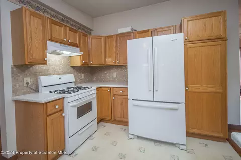 403 Main St, Moosic, PA 18507 photo 13