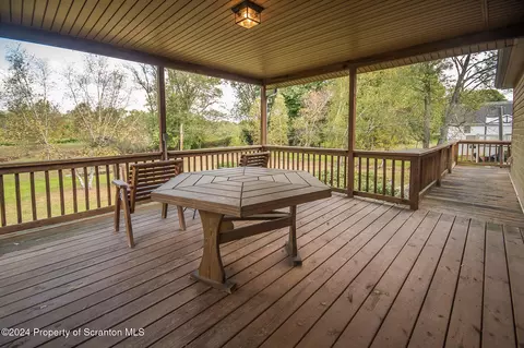 403 Main St, Moosic, PA 18507 photo 5